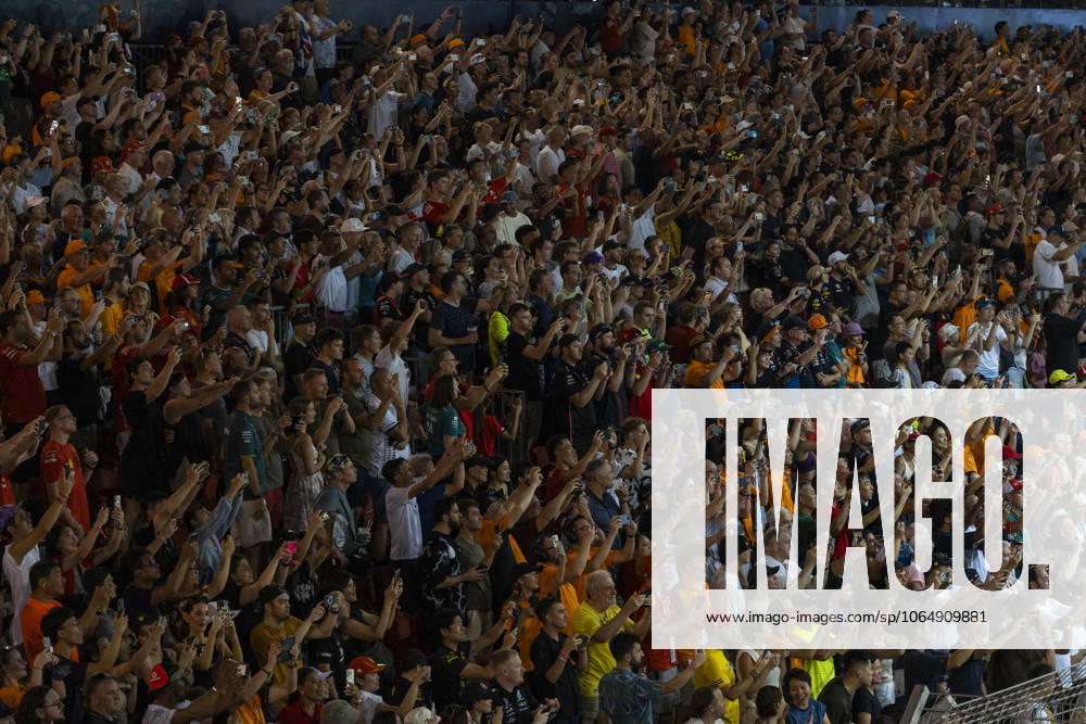 Formula 1 Singapore Grand Prix SINGAPORE, SINGAPORE - SEPTEMBER 22: Thousands of fans watch the Formula 1 Singapore Grand Prix at the Marina Bay Street Circuit in Singapore on September 22, 2024. More than 269,000 fans turned out over race weekend according to the organisers. Singapore World. Editorial use only. Please get in touch for any other usage.