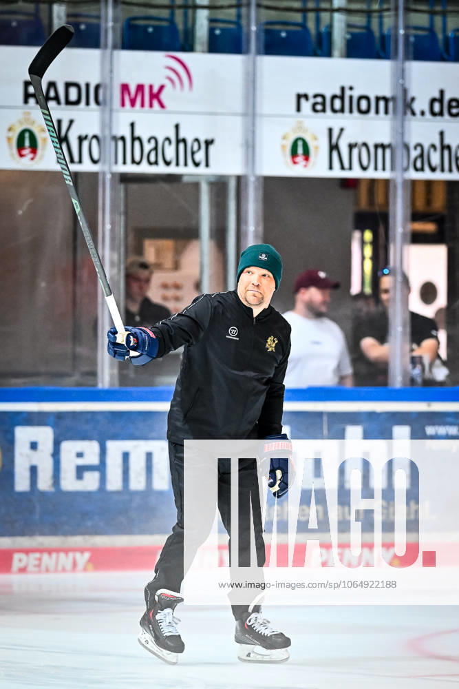 Jannu Kujala (Co-Trainer, Assistant Coach, Performance Coach, Iserlohn Roosters), GER, erstes gemeinsames Eistraining der Iserlohn Roosters, Eishockey, Penny-DEL, Saisonvorbereitung, Spielzeit 2025 2026, 09.08.2025, GER, erstes gemeinsames Eistraining der Iserlohn Roosters, Eishockey, Penny-DEL, Saisonvorbereitung, Spielzeit 2025 2026, 09.08.2025 Iserlohn