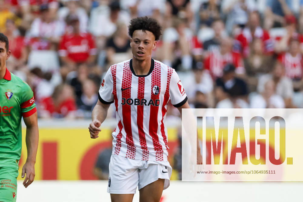 Derry Scherhant (SC Freiburg, 07) , Deutschland, Fussball, Testspiel, 2025 2026, SC Freiburg vs. CA Osasuna, 09.08.2025, Europa-Park Stadion , Freiburg im Breisgau, Deutschland Freiburg im Breisgau Europa-Park Stadion Baden-Wuerttemberg Deutschland