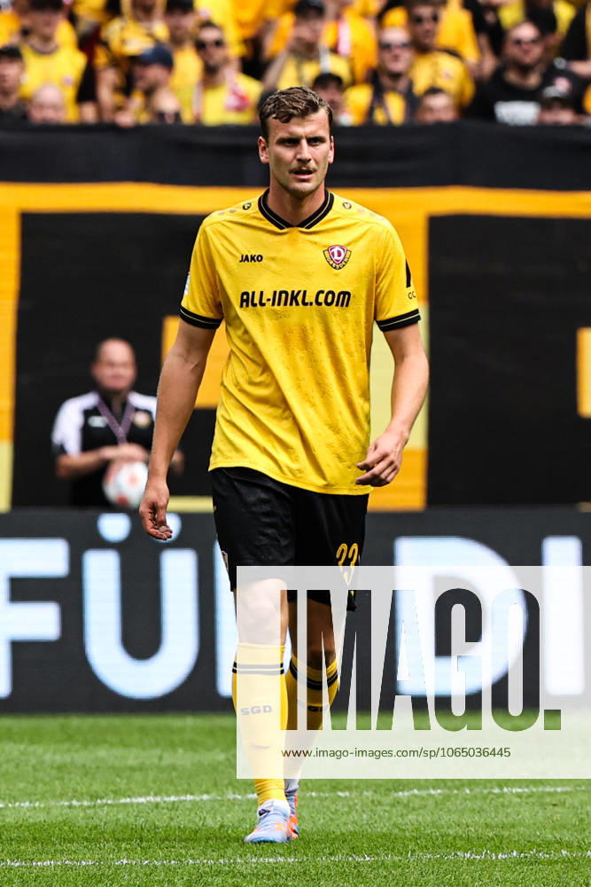 Christoph Daferner (SG Dynamo Dresden,33) - 2. Fußball Bundesliga Saison 2025-2026 SG Dynamo Dresden vs. 1. FC Magdeburg im Rudolf Harbig Stadion in Dresden - Freisteller,Aktion,Fußball,Mann,Männer,Deutschland