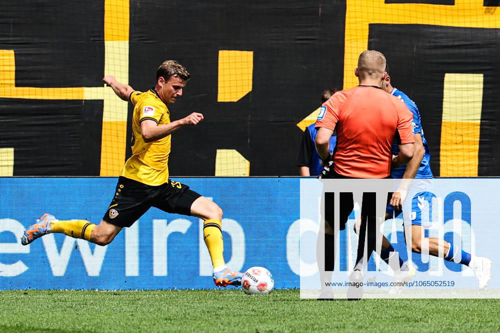 Christoph Daferner (SG Dynamo Dresden,33) - 2. Fußball Bundesliga Saison 2025-2026 SG Dynamo Dresden vs. 1. FC Magdeburg im Rudolf Harbig Stadion in Dresden - Aktion,Fußball,Mann,Männer,Deutschland