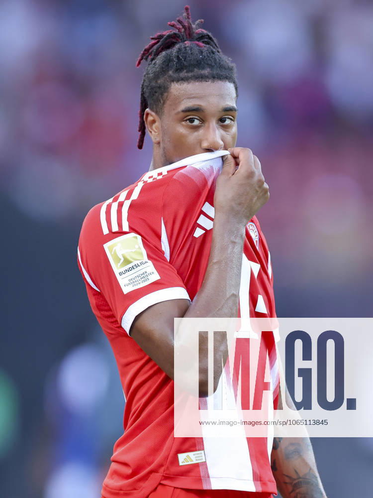 Michael Olise (FC Bayern Muenchen) schaut enttaeuscht, Pre-Season Friendly, Grasshopper Club Zürich v FC Bayern München, Stadion Letzigrund am 12. August 2025 in Zurich, Schweiz. (Foto von Marco Steinbrenner DeFodi Images) Michael Olise (FC Bayern Muenchen) looks dejected, Pre-Season Friendly, Grasshopper Club Zürich v FC Bayern München, Stadion Letzigrund, August 12, 2025 in Zurich, Switzerland. (Photo by Marco Steinbrenner DeFodi Images)
