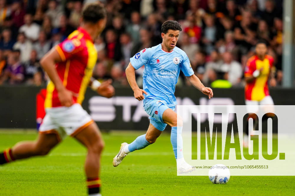 Eredivisie: Go Ahead Eagles v Sparta Rotterdam Deventer - Pelle Clement of Sparta Rotterdam dribbles with the ball during the third round of the 2025 2026 Eredivisie season. The match is set between Go Ahead Eagles and Sparta Rotterdam at De Adelaarshorst on 23 August 2025 in Deventer, The Netherlands. (VK Sportphoto Danny de Groot)