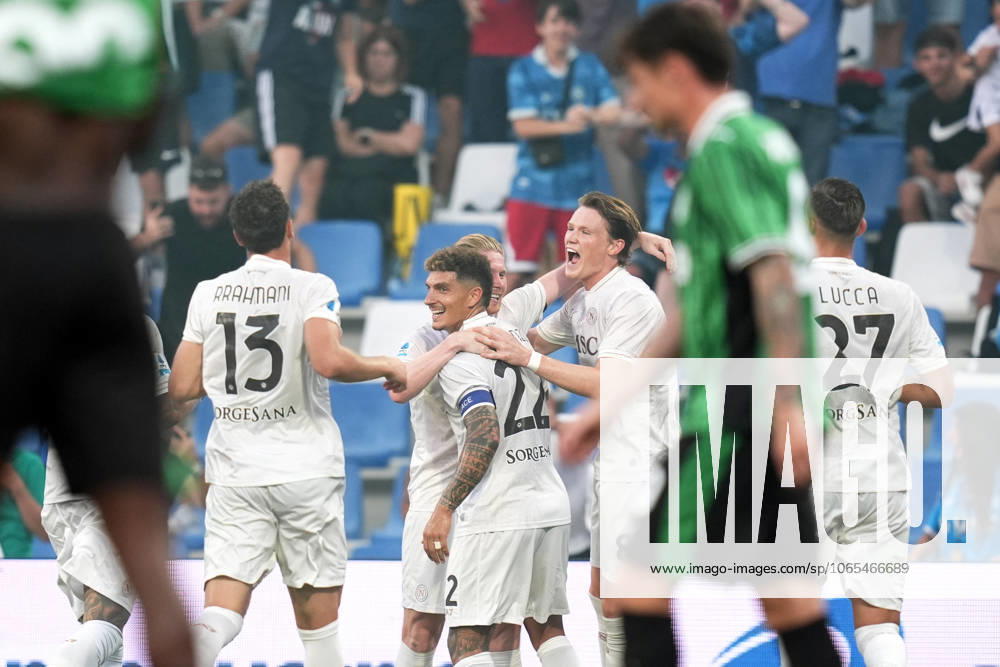 Napoli s Kevin De Bruyne celebrates after scoring the 0-2 goal for his team during the Serie A soccer match between Sassuolo and Napoli at the Mapei Stadium Città del Tricolore in Reggio Emilia, north Italy - Saturday, August 23, 2025 - - Soccer -