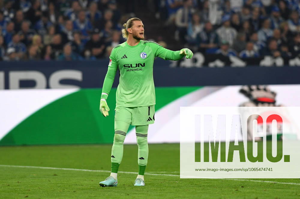 Torwart Loris Karius (FC Schalke 04) gestikuliert, gestik waehrend des Spiels der 2. Bundesliga zwischen FC Schalke 04 und VfL Bochum, Veltins-Arena am 23. August 2025 in Gelsenkirchen, Deutschland. (Foto von Ralf Treese DeFodi Images) +++ Torwart Loris Karius (FC Schalke 04) gestures during the 2. Bundesliga match between FC Schalke 04 and VfL Bochum at Veltins-Arena on August 23, 2025 in Gelsenkirchen, Germany. (Photo by Ralf Treese DeFodi Images) (Photo by Ralf Treese DeFodi Images)