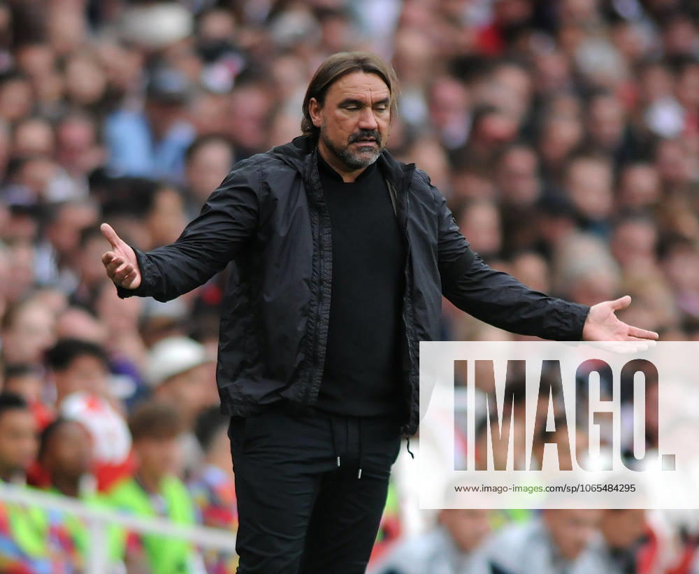 Football - 2025 2026 Premier League - Arsenal vs Leeds United - Emirates Stadium - Saturday 23rd August 2025 Leeds Manager Daniel Farke