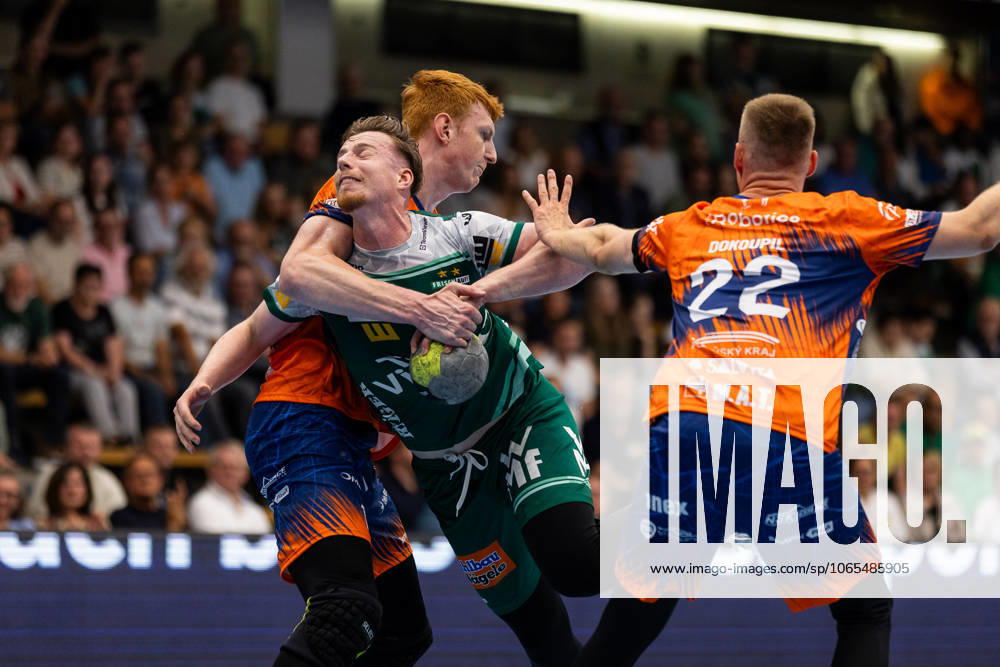 Erik PERSSON (FRISCH AUF! Goeppingen, 22) erzielt ein Tor, Aktion, Torwurf FRISCH AUF! Goeppingen (FAG) vs. SKK Talent Pilsen, Handball, Maenner, Players Night, Testspiel, Saisoneroeffnung, Spielzeit 2025 2026, 23.08.2025 FRISCH AUF! Goeppingen (FAG) vs. SKK Talent Pilsen, Handball, Maenner, Players Night, Testspiel, Saisoneroeffnung, Spielzeit 2025 2026, 23.08.2025 Goeppingen