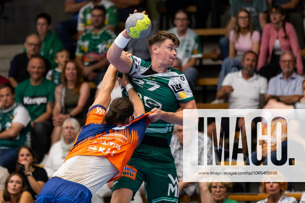 Oskar SUNNEFELDT (FRISCH AUF! Goeppingen, 27) erzielt ein Tor, Aktion, Torwurf FRISCH AUF! Goeppingen (FAG) vs. SKK Talent Pilsen, Handball, Maenner, Players Night, Testspiel, Saisoneroeffnung, Spielzeit 2025 2026, 23.08.2025 FRISCH AUF! Goeppingen (FAG) vs. SKK Talent Pilsen, Handball, Maenner, Players Night, Testspiel, Saisoneroeffnung, Spielzeit 2025 2026, 23.08.2025 Goeppingen