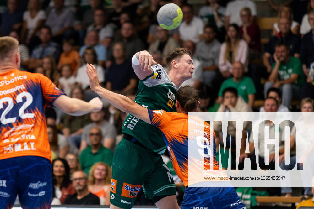 Oskar SUNNEFELDT (FRISCH AUF! Goeppingen, 27) erzielt ein Tor, Aktion, Torwurf FRISCH AUF! Goeppingen (FAG) vs. SKK Talent Pilsen, Handball, Maenner, Players Night, Testspiel, Saisoneroeffnung, Spielzeit 2025 2026, 23.08.2025 FRISCH AUF! Goeppingen (FAG) vs. SKK Talent Pilsen, Handball, Maenner, Players Night, Testspiel, Saisoneroeffnung, Spielzeit 2025 2026, 23.08.2025 Goeppingen