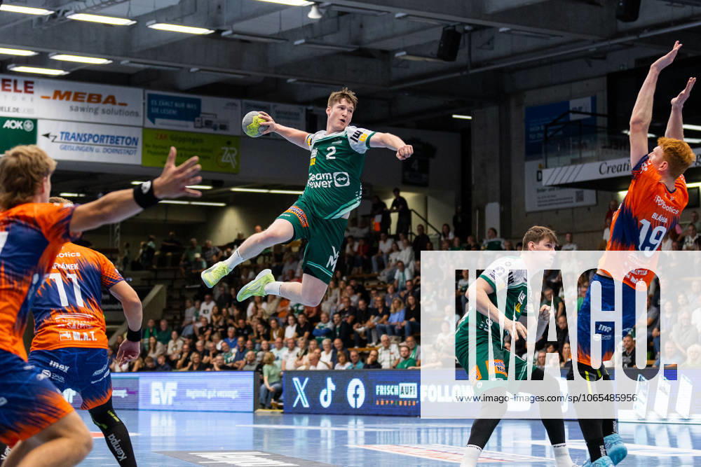 Oskar NEUDECK (FRISCH AUF! Goeppingen, 02) erzielt ein Tor, Aktion, Torwurf FRISCH AUF! Goeppingen (FAG) vs. SKK Talent Pilsen, Handball, Maenner, Players Night, Testspiel, Saisoneroeffnung, Spielzeit 2025 2026, 23.08.2025 FRISCH AUF! Goeppingen (FAG) vs. SKK Talent Pilsen, Handball, Maenner, Players Night, Testspiel, Saisoneroeffnung, Spielzeit 2025 2026, 23.08.2025 Goeppingen