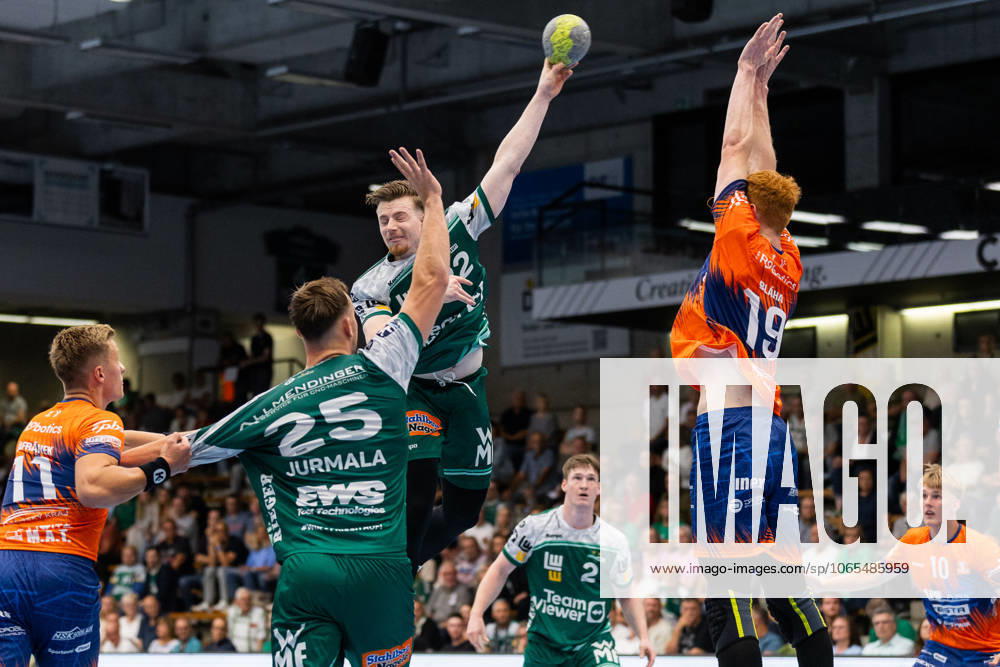 Erik PERSSON (FRISCH AUF! Goeppingen, 22) erzielt ein Tor, Aktion, Torwurf FRISCH AUF! Goeppingen (FAG) vs. SKK Talent Pilsen, Handball, Maenner, Players Night, Testspiel, Saisoneroeffnung, Spielzeit 2025 2026, 23.08.2025 FRISCH AUF! Goeppingen (FAG) vs. SKK Talent Pilsen, Handball, Maenner, Players Night, Testspiel, Saisoneroeffnung, Spielzeit 2025 2026, 23.08.2025 Goeppingen