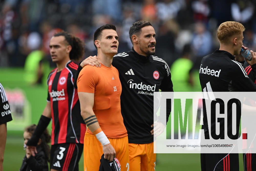 Schlussjubel, Jubel, jubeln, Freude, cheers, Torwart Michael ZETTERER (F) und Torwart Jens GRAHL (F) Fussball 1. Bundesliga Saison 2025 2026, 1.Spieltag, Spieltag1, matchday1, Eintracht Frankfurt (F) - Werder Bremen (HB) 4-1 am 23.08.2025 im Deutsche Bank Park, Frankfurt Deutschland. DFL regulations prohibit any use of photographs as image sequences and or quasi-video Â
