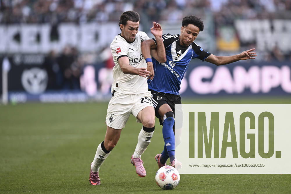 V. li. im Zweikampf Joe Scally (Moenchengladbach 29) Alexander Rossing-Lelesiit (Hamburg 38) 24.08.2025 Fussball Borussia Moenchengladbach vs Hamburger SV, Borussia-Park, Moenchengladbach, DFB DFL REGULATIONS PROHIBIT ANY USE OF PHOTOGRAPHS AS IMAGE SEQUENCES AND OR QUASI-VIDEO