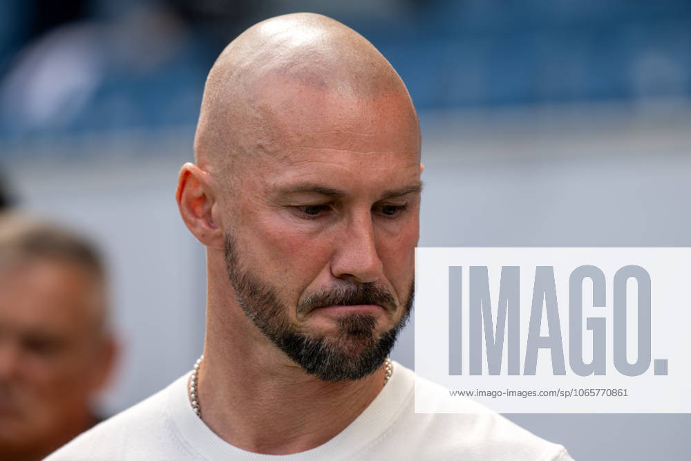Trainer Christian Ilzer (TSG 1899 Hoffenheim). Deutschland, Sinsheim, 30.08.2025, Fussball, Bundesliga: TSG 1899 Hoffenheim vs Eintracht Frankfurt, Saison 2025 2026, 2. Spieltag, PreZero Arena DFL DFB REGULATIONS PROHIBIT ANY USE OF PHOTOGRAPHS AS IMAGE SEQUENCES AND OR QUASI-VIDEO.
