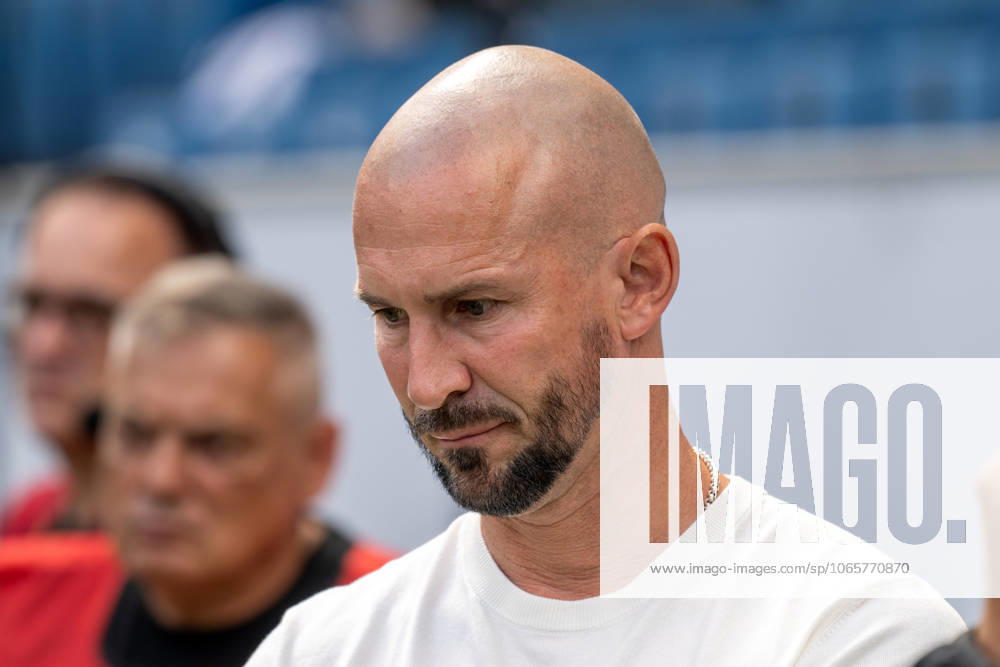 Trainer Christian Ilzer (TSG 1899 Hoffenheim). Deutschland, Sinsheim, 30.08.2025, Fussball, Bundesliga: TSG 1899 Hoffenheim vs Eintracht Frankfurt, Saison 2025 2026, 2. Spieltag, PreZero Arena DFL DFB REGULATIONS PROHIBIT ANY USE OF PHOTOGRAPHS AS IMAGE SEQUENCES AND OR QUASI-VIDEO.