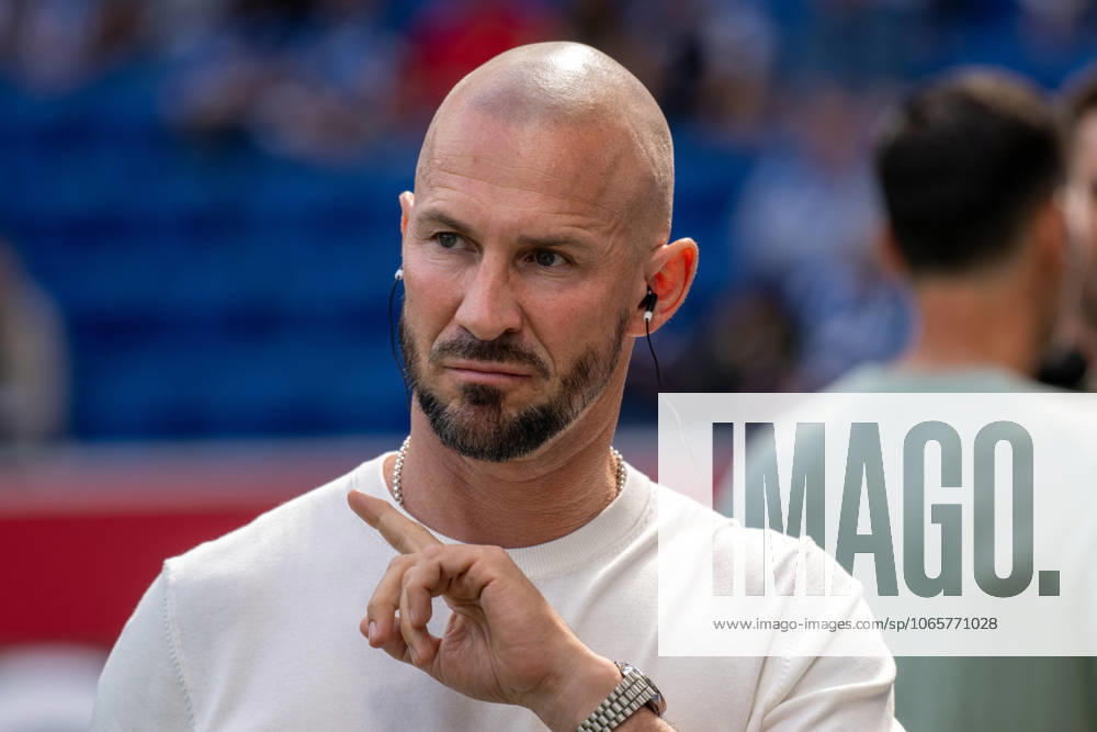 Trainer Christian Ilzer (TSG 1899 Hoffenheim). Deutschland, Sinsheim, 30.08.2025, Fussball, Bundesliga: TSG 1899 Hoffenheim vs Eintracht Frankfurt, Saison 2025 2026, 2. Spieltag, PreZero Arena DFL DFB REGULATIONS PROHIBIT ANY USE OF PHOTOGRAPHS AS IMAGE SEQUENCES AND OR QUASI-VIDEO.