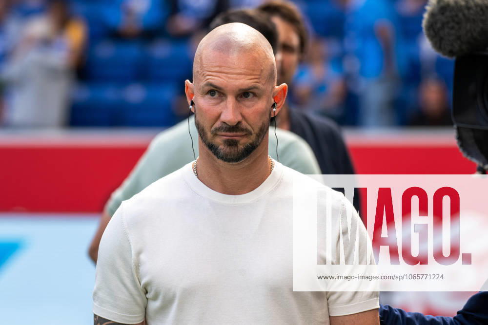 Trainer Christian Ilzer (TSG 1899 Hoffenheim). Deutschland, Sinsheim, 30.08.2025, Fussball, Bundesliga: TSG 1899 Hoffenheim vs Eintracht Frankfurt, Saison 2025 2026, 2. Spieltag, PreZero Arena DFL DFB REGULATIONS PROHIBIT ANY USE OF PHOTOGRAPHS AS IMAGE SEQUENCES AND OR QUASI-VIDEO.