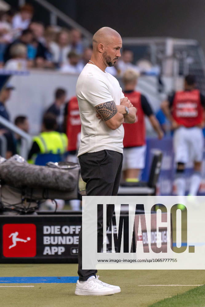 Trainer Christian Ilzer (TSG 1899 Hoffenheim). Deutschland, Sinsheim, 30.08.2025, Fussball, Bundesliga: TSG 1899 Hoffenheim vs Eintracht Frankfurt, Saison 2025 2026, 2. Spieltag, PreZero Arena DFL DFB REGULATIONS PROHIBIT ANY USE OF PHOTOGRAPHS AS IMAGE SEQUENCES AND OR QUASI-VIDEO.