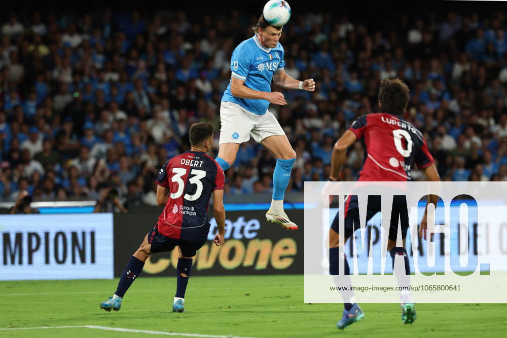 Scott McTominay of SSC Napoli in action during the Serie A football match between SSC Napoli and Cagliari Calcio at Diego Armando Maradona stadium in Naples (Italy), August 30th, 2025. CesarexPurini