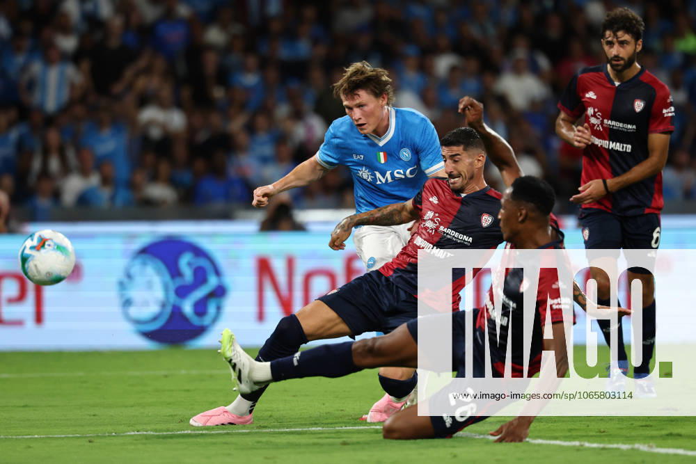 Scott McTominay of SSC Napoli in action during the Serie A football match between SSC Napoli and Cagliari Calcio at Diego Armando Maradona stadium in Naples (Italy), August 30th, 2025. CesarexPurini