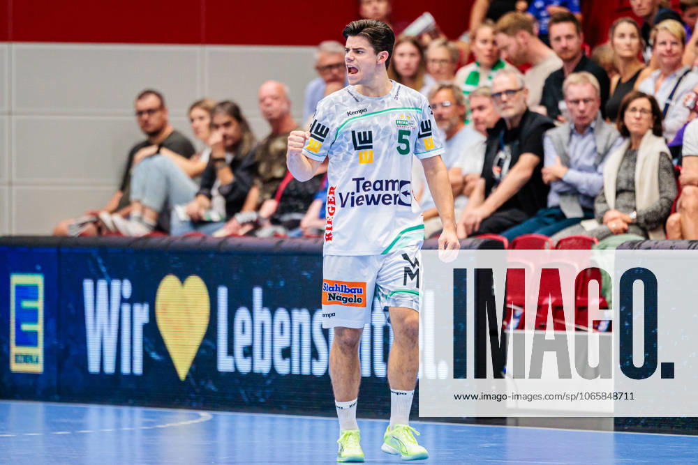 Rutger ten Velde (Frisch Auf Goeppingen, 05) jubelt nach Torerfolg Tor GER, GWD Minden vs. Frisch Auf Goeppingen, Handball, 1. Bundesliga, 1. Spieltag, Spielzeit 2025 2026, 31.08.2025 GER, GWD Minden vs. Frisch Auf Goeppingen, Handball, 1. Bundesliga, 1. Spieltag, Spielzeit 2025 2026, 31.08.2025 Luebbecke