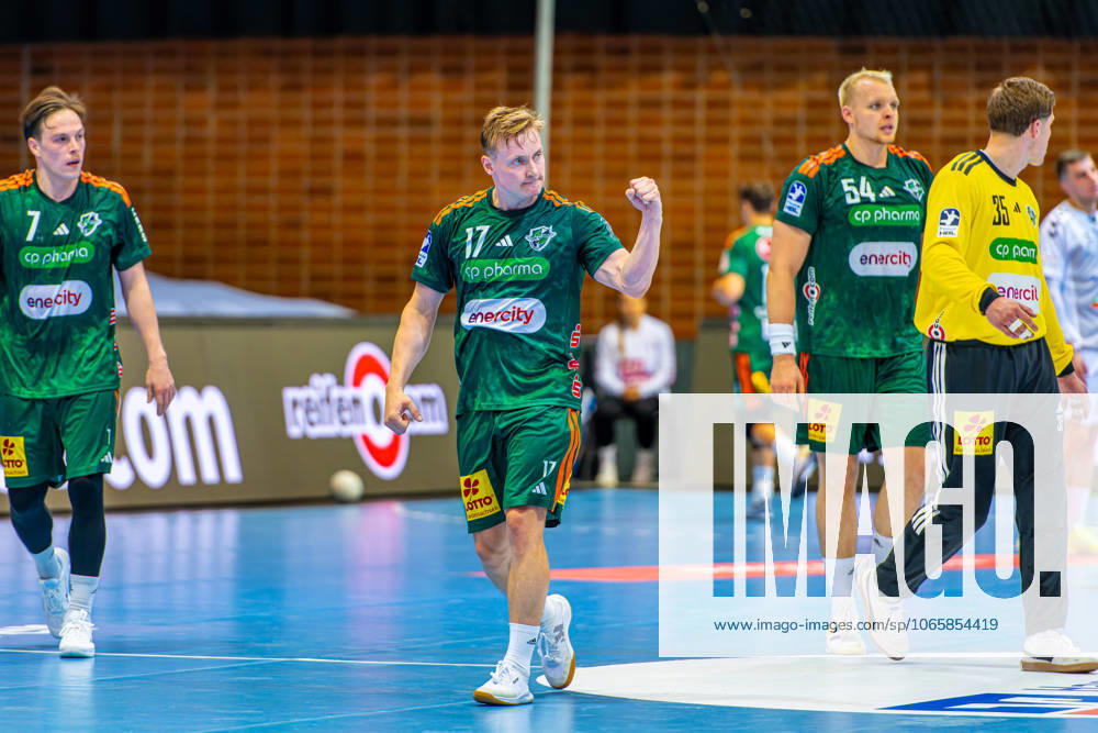 August Pedersen (TSV Hannover-Burgdorf, Nr. 17) (L-R), TSV Hannover-Burgdorf (green) against HC Alkaloid (white) (1. Matchday of Qualification Round 1 EHF European League 2025 2026) (31.08.2025, Swiss Life Hall (Hannover, GER),