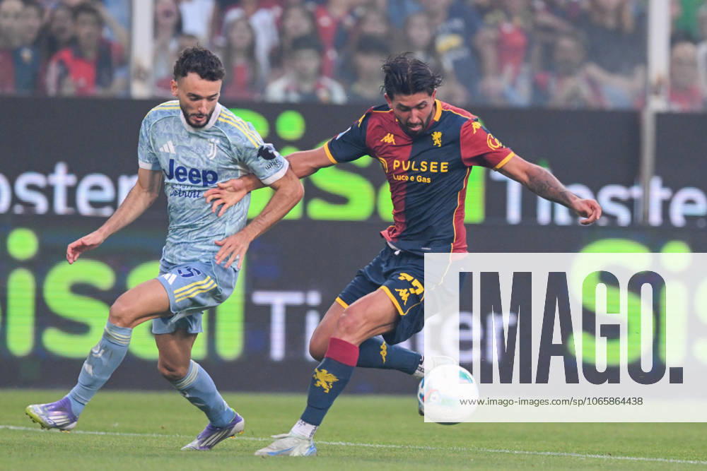 GenoaÕs Mikael Ellertsson fights for the ball during the Serie A soccer match between Genoa and Juventus at the Luigi Ferraris Stadium in Genoa, Italy - Sunday, August 31, 2025. - Soccer .