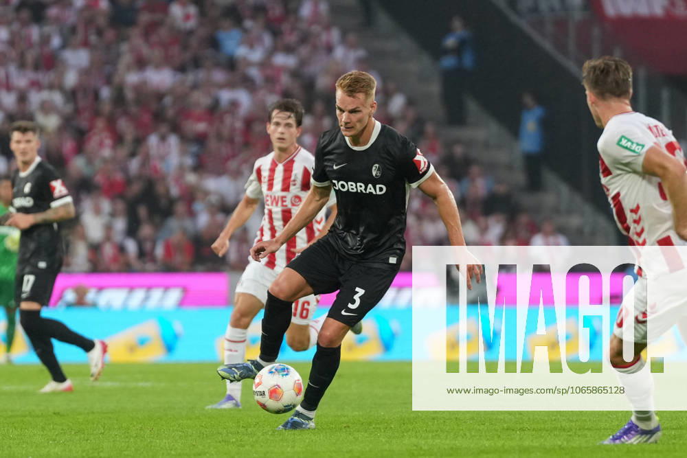 Philipp Lienhart (SC Freiburg, 03) am Ball , Deutschland, Fussball, 1. Bundesliga, 2.Spieltag, 2025 2026, 1. FC Köln vs. SC Freiburg, 31.08.2025, RheinEnergieSTADION, Köln, Deutschland DFL REGULATIONS PROHIBIT ANY USE OF PHOTOGRAPHS AS IMAGE SEQUENCES AND OR QUASI-VIDEO. Köln RheinEnergieSTADION Nordrhein-Westfalen Deutschland