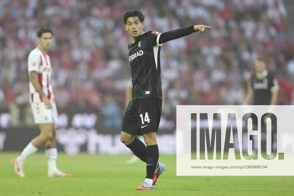 Yuito Suzuki (SC Freiburg) gestikuliert, Gestik waehrend des spiels der Bundesliga zwischen 1. FC Köln und Club Freiburg, RheinEnergieSTADION am 31. August 2025 in Köln, Deutschland. (Foto von Oliver Kaelke DeFodi Images) +++ Yuito Suzuki (SC Freiburg) gestures during the Bundesliga match between 1. FC Köln and Sport-Club Freiburg at RheinEnergieSTADION on August 31, 2025 in Köln, Germany. (Photo by Oliver Kaelke DeFodi Images) DFL regulations prohibit any use of photographs as image sequences and or quasi-video. (Photo by Oliver Kaelke DeFodi Images)
