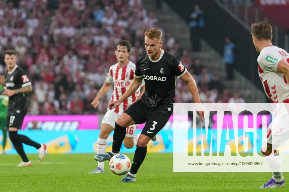Philipp Lienhart (SC Freiburg, 03) am Ball , Deutschland, Fussball, 1. Bundesliga, 2.Spieltag, 2025 2026, 1. FC Köln vs. SC Freiburg, 31.08.2025, RheinEnergieSTADION, Köln, Deutschland DFL REGULATIONS PROHIBIT ANY USE OF PHOTOGRAPHS AS IMAGE SEQUENCES AND OR QUASI-VIDEO. Köln RheinEnergieSTADION Nordrhein-Westfalen Deutschland
