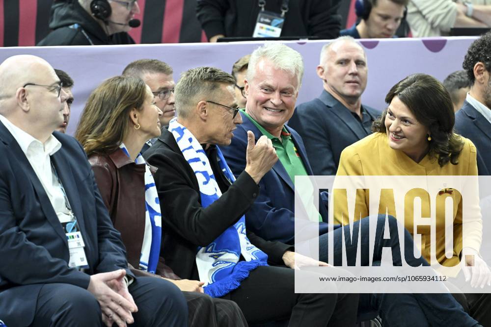Finland s President Alexander Stubb (C) and his wife Suzanne Innes-Stubb (2nd L) chat with Lithuania s President Gitanas Nauseda and his wife Diana Nausediene (R) before the basketball FIBA EuroBasket 2025 group B match between Finland and Lithuania in Tampere, Finland, on September 1, 2025. Tampere Finland LKFTJK20250901203334HJFE
