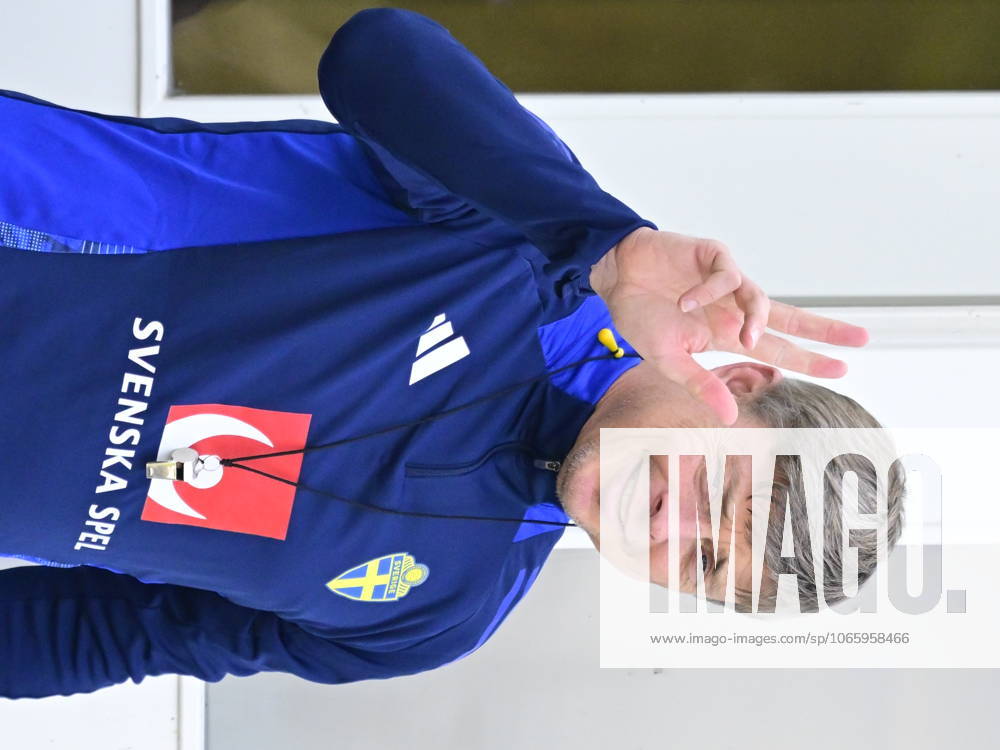STOCKHOLM, SWEDEN 20250902 Swedish national team, Nationalteam captain Jon Dahl Tomasson during Tuesday s training on Bosön ahead of upcoming World Cup qualifiers against Slovenia and Kosovo. STOCKHOLM SWEDEN