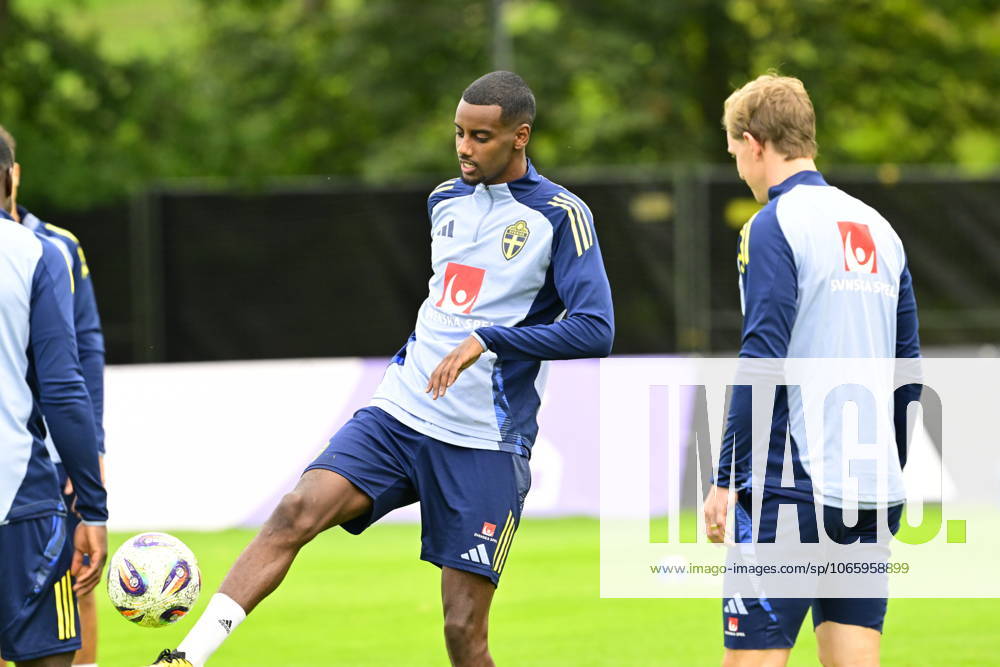 STOCKHOLM, SWEDEN 20250902 Swedish national team, Nationalteam captain Jon Dahl Tomasson during Tuesday s training on Bosön ahead of upcoming World Cup qualifiers against Slovenia and Kosovo. STOCKHOLM SWEDEN