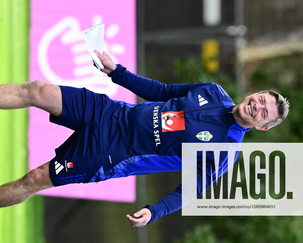 STOCKHOLM, SWEDEN 20250903 Swedish national team, Nationalteam captain Jon Dahl Tomasson during Wednesday s training session on Bosön ahead of upcoming World Cup qualifiers against Slovenia and Kosovo. STOCKHOLM SWEDEN