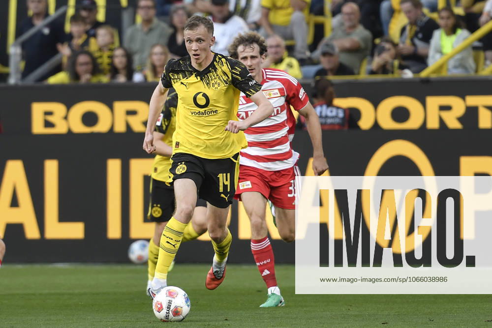 V. li. im Kampf um den Ball Maximilian Beier (Dortmund 14) Alex Král (Berlin 33) 31.08.2025 Fussball Borussia Dortmund vs 1. FC Union Berlin, Signal Iduna Park, Dortmund, DFB DFL REGULATIONS PROHIBIT ANY USE OF PHOTOGRAPHS AS IMAGE SEQUENCES AND OR QUASI-VIDEO