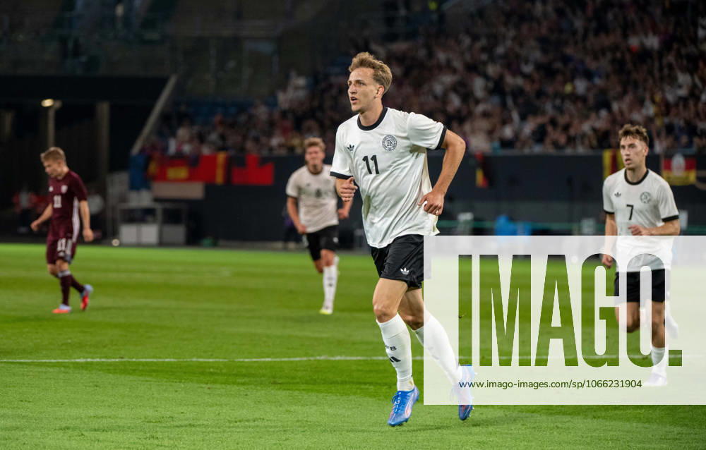 Fußball, Nachwuchs, Saison 2025 26, U21, U 21 EM-Qualifikation (Gruppe F 3. Spieltag) in Rostock, Deutschland - Lettland, v. l. Nelson Weiper (U21, Deutschland), Brajan Gruda (U21, Deutschland), Jubel nach Tor zum 1:0, 09.09. 2025,