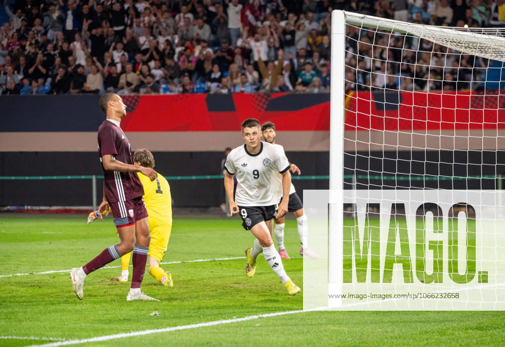 Fußball, Nachwuchs, Saison 2025 26, U21, U 21 EM-Qualifikation (Gruppe F 3. Spieltag) in Rostock, Deutschland - Lettland, Nicolo Tresoldi (U21, Deutschland), Jubel nach Tor zum 2:0, 09.09. 2025,