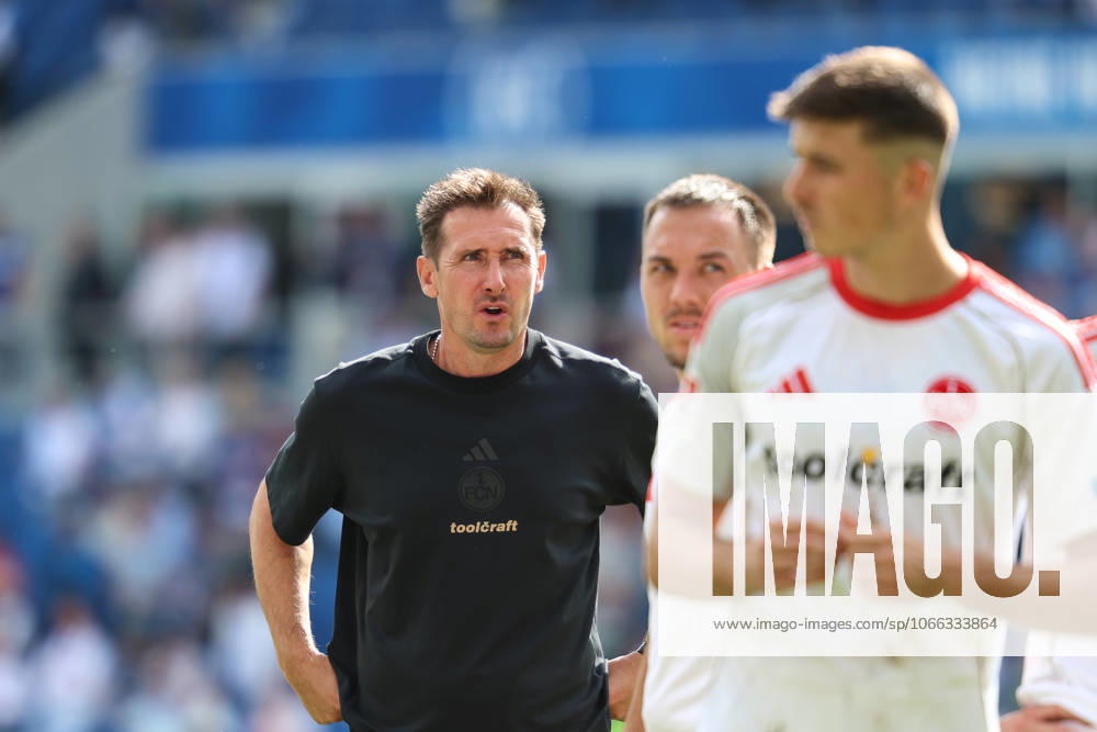 Miroslav Klose (1. FC Nuernberg, Chef-Trainer) nach dem Spiel bei den Fans, GER, Karlsruher SC vs. 1. FC Nuernberg, 2. Bundesliga, 5. Spieltag, 2025 2026, 13.09.2025, DFL REGULATIONS PROHIBIT ANY USE OF PHOTOGRAPHS AS IMAGE SEQUENCES AND OR QUASI-VIDEO, GER, Karlsruher SC vs. 1. FC Nuernberg, 2. Bundesliga, 5. Spieltag, 2025 2026, 13.09.2025 Karlsruhe