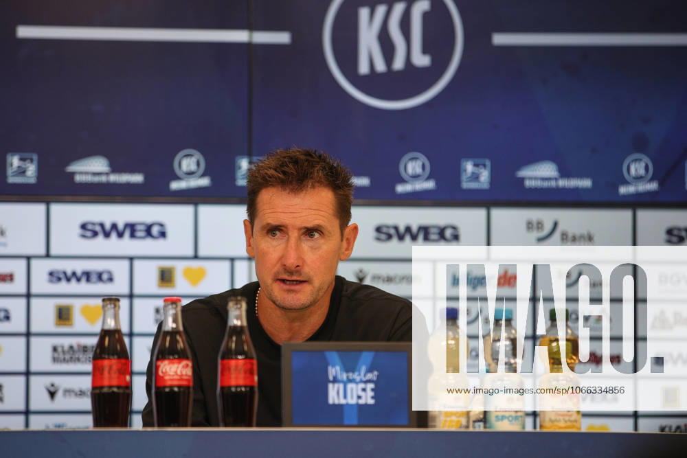Miroslav Klose (1. FC Nuernberg, Chef-Trainer) bei der PK nach dem Spiel, GER, Karlsruher SC vs. 1. FC Nuernberg, 2. Bundesliga, 5. Spieltag, 2025 2026, 13.09.2025, DFL REGULATIONS PROHIBIT ANY USE OF PHOTOGRAPHS AS IMAGE SEQUENCES AND OR QUASI-VIDEO, GER, Karlsruher SC vs. 1. FC Nuernberg, 2. Bundesliga, 5. Spieltag, 2025 2026, 13.09.2025 Karlsruhe