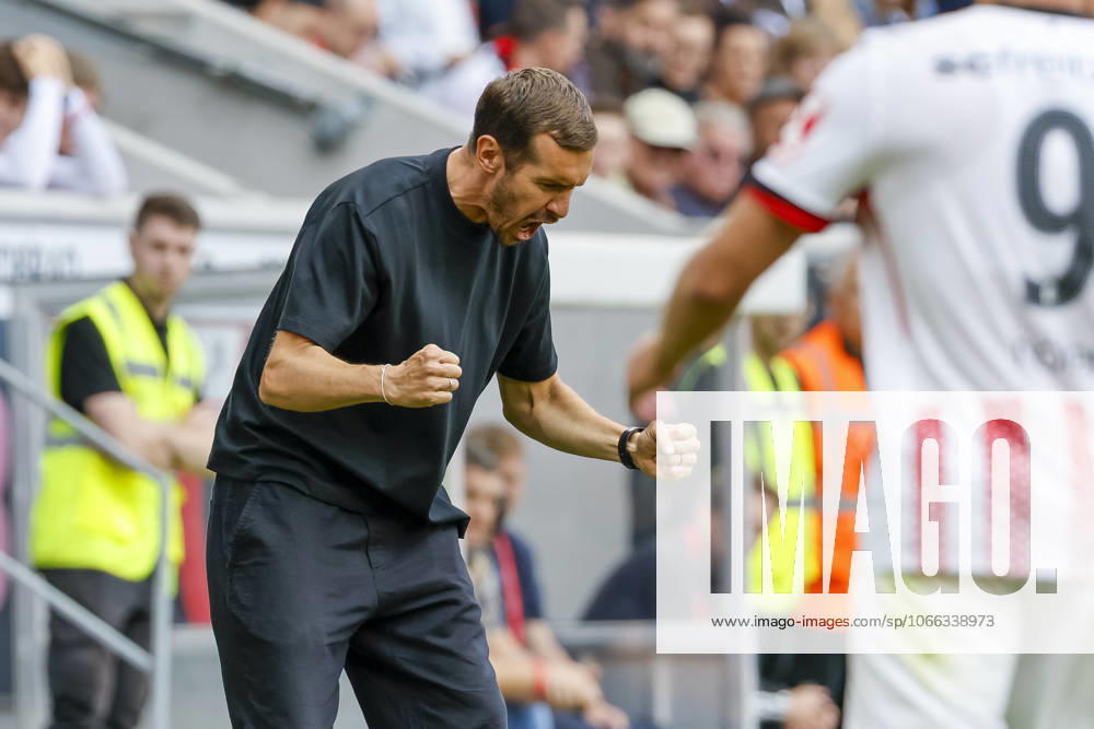 Julian Schuster (SC Freiburg, Trainer) , Deutschland, Fussball, 1. Bundesliga, 3.Spieltag, 2025 2026, SC Freiburg vs. VfB Stuttgart, 13.09.2025, Europa-Park Stadion, Freiburg im Breisgau, Deutschland Freiburg im Breisgau Europa-Park Stadion Baden-Württemberg Deutschland