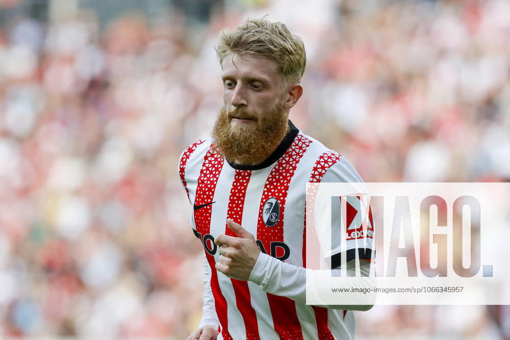 Niklas Beste (SC Freiburg, 19) , Deutschland, Fussball, 1. Bundesliga, 3.Spieltag, 2025 2026, SC Freiburg vs. VfB Stuttgart, 13.09.2025, Europa-Park Stadion, Freiburg im Breisgau, Deutschland Freiburg im Breisgau Europa-Park Stadion Baden-Württemberg Deutschland