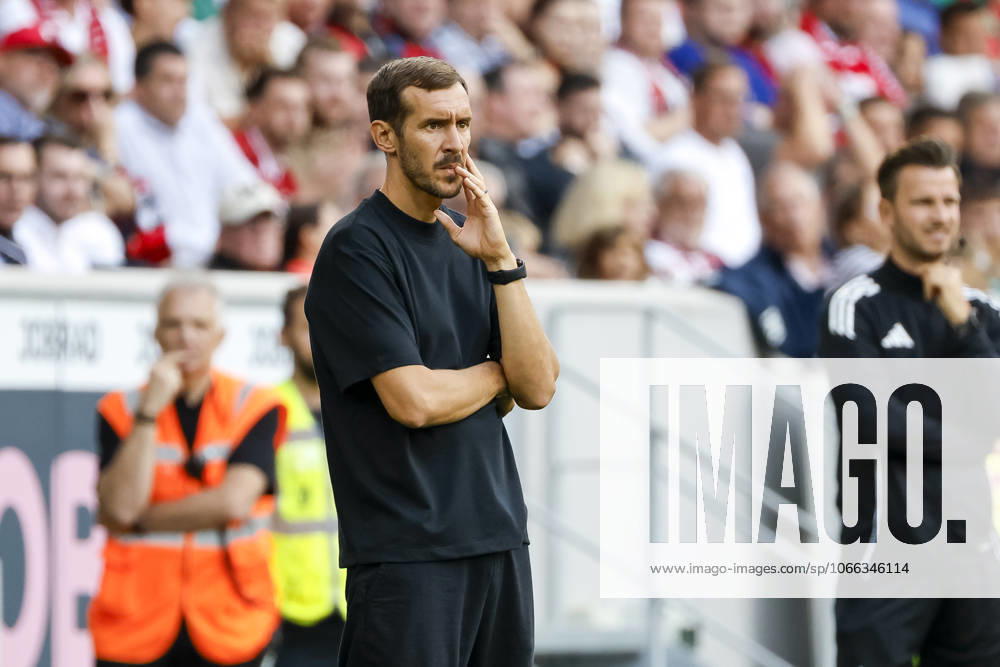 Julian Schuster (SC Freiburg, Trainer) , Deutschland, Fussball, 1. Bundesliga, 3.Spieltag, 2025 2026, SC Freiburg vs. VfB Stuttgart, 13.09.2025, Europa-Park Stadion, Freiburg im Breisgau, Deutschland Freiburg im Breisgau Europa-Park Stadion Baden-Württemberg Deutschland