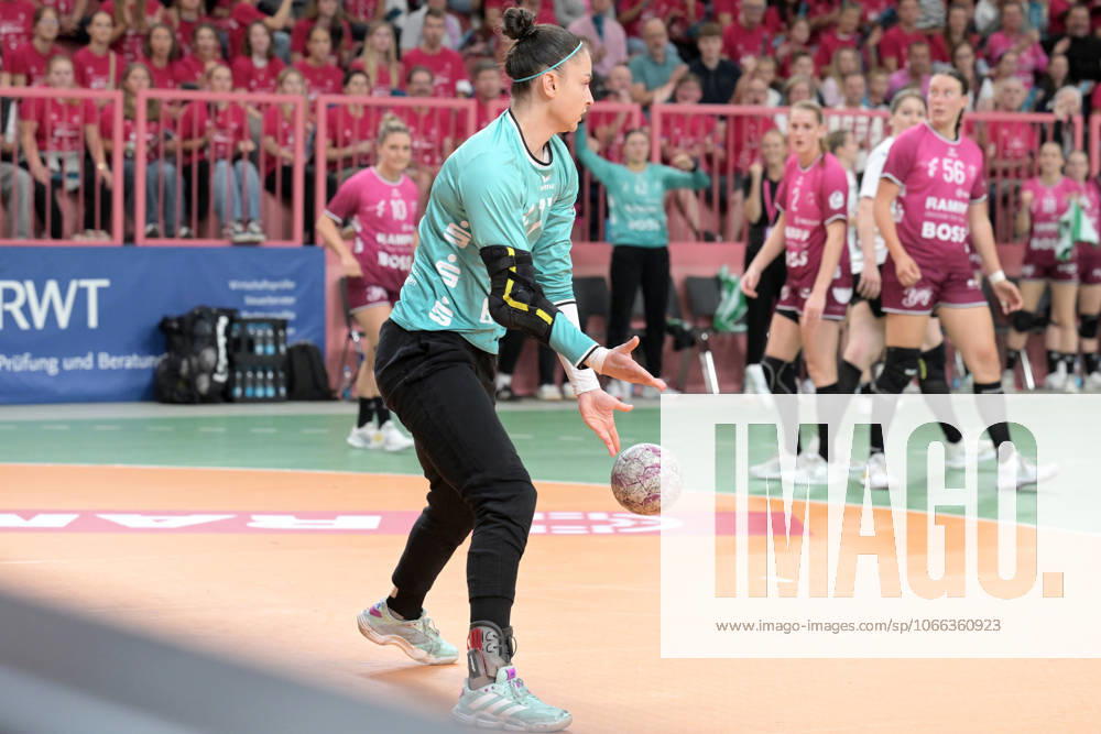 Sara Suba (TusSies Metzingen, 77) im Tor TusSies Metzingen vs. BSV Sachsen Zwickau, Handball, Alsco HBF, 3.Ligaspieltag, Saison 2025 2026, 13.09.2025 TusSies Metzingen vs. BSV Sachsen Zwickau, Handball, Alsco HBF, 3.Ligaspieltag, Saison 2025 2026, 13.09.2025 Tuebingen