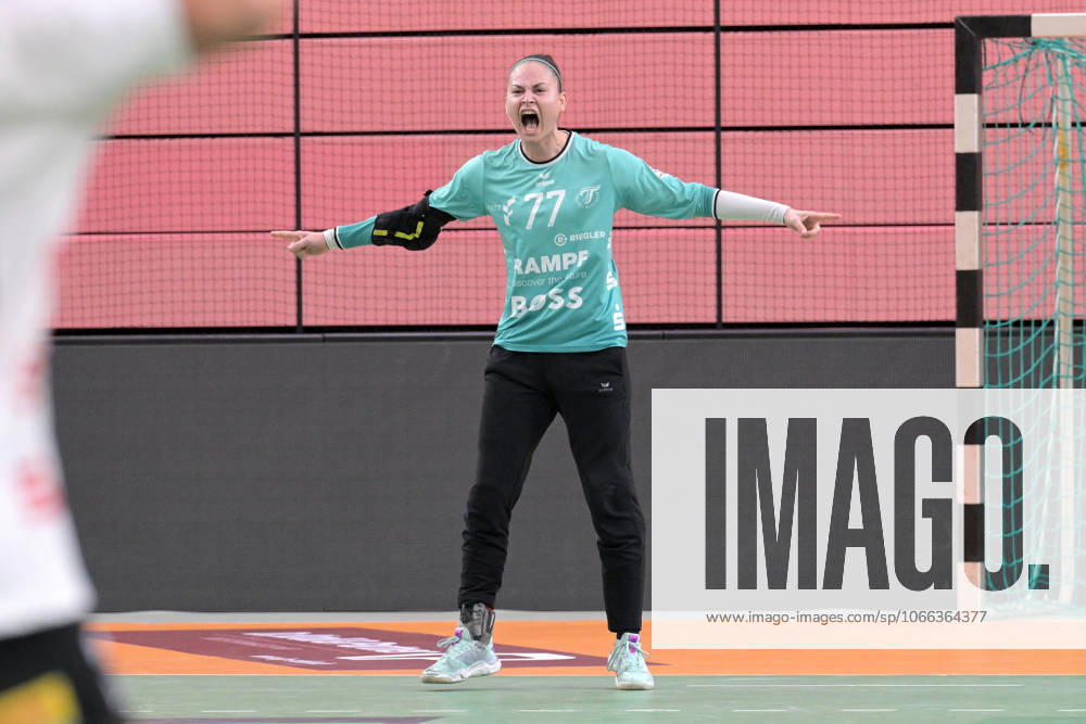 Sara Suba (TusSies Metzingen, 77) im Tor TusSies Metzingen vs. BSV Sachsen Zwickau, Handball, Alsco HBF, 3.Ligaspieltag, Saison 2025 2026, 13.09.2025 TusSies Metzingen vs. BSV Sachsen Zwickau, Handball, Alsco HBF, 3.Ligaspieltag, Saison 2025 2026, 13.09.2025 Tuebingen