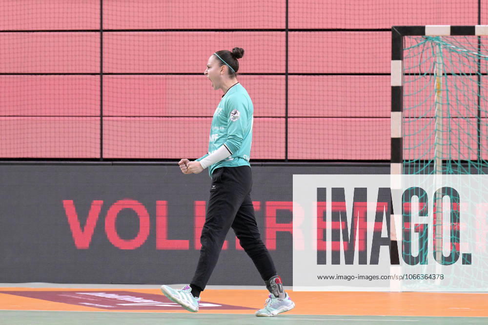 Sara Suba (TusSies Metzingen, 77) im Tor TusSies Metzingen vs. BSV Sachsen Zwickau, Handball, Alsco HBF, 3.Ligaspieltag, Saison 2025 2026, 13.09.2025 TusSies Metzingen vs. BSV Sachsen Zwickau, Handball, Alsco HBF, 3.Ligaspieltag, Saison 2025 2026, 13.09.2025 Tuebingen