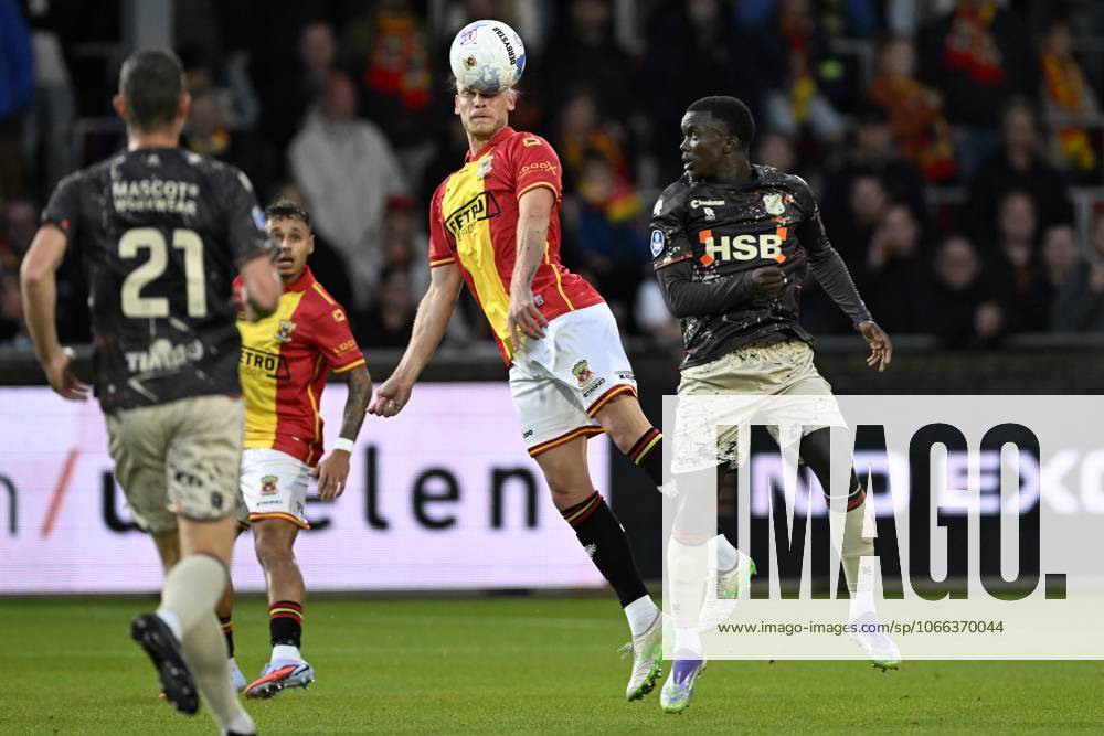 DEVENTER - (l-r) Joris Kramer of Go Ahead Eagles, Aurelio Oehlers of FC Volendam during the Dutch Eredivisie match between Go Ahead Eagles and FC Volendam at De Adelaarshorst on September 13, 2025, in Deventer, Netherlands. ANP Eredivisie 2025-2026 ANPxSportx IVx 536140354 originalFilename: 536140354