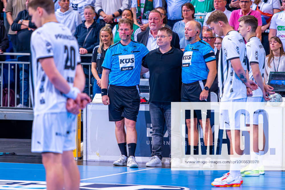 (v.l.), TSV Hannover-Burgdorf (grün) gegen THW Kiel (weiß) am 3. Spieltag der Saison 2025 2026 in der DAIKIN Handball-Bundesliga (18.09.2025, ZAG Arena (Hannover, GER),