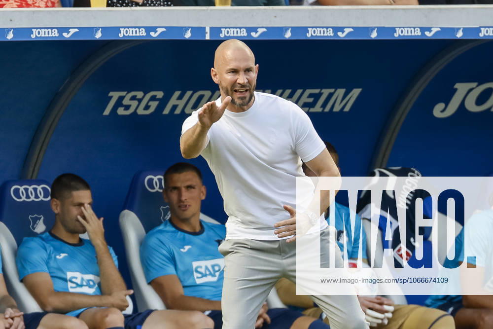 Christian Ilzer (TSG Hoffenheim Trainer) , Deutschland, Fussball, 1. Bundesliga, 4.Spieltag, 2025 2026, TSG Hoffenheim vs. FC Bayern München, 20.09.2025, PreZero Arena, Sinsheim, Deutschland Sinsheim PreZero Arena Baden-Württemberg Deutschland