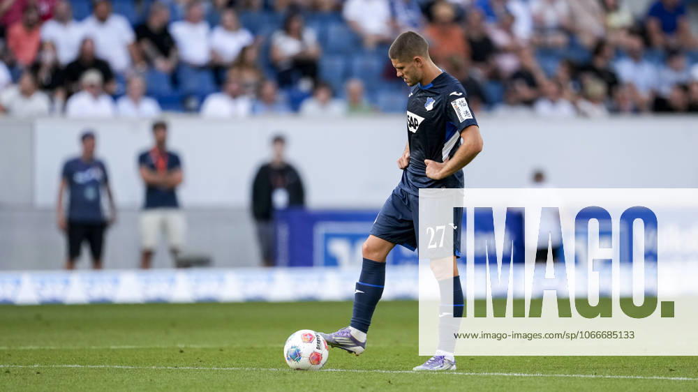 Andrej Kramaric (Hoffenheim, 27), Spieler der TSG 1899 Hoffenheim, enttäuscht über die Niederlage, Enttäuschung nach dem Schlusspfiff, Highlight, Verlierer, verloren, Frustration, disappointed, pessimistisch, 20.09.2025, Sinsheim (Deutschland), Fussball, Bundesliga, TSG 1899 Hoffenheim - FC Bayern München, DFB DFL REGULATIONS PROHIBIT ANY USE OF PHOTOGRAPHS AS IMAGE SEQUENCES AND OR QUASI-VIDEO.