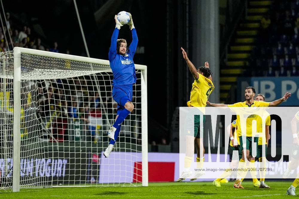 SITTARD - Fortuna Sittard goalkeeper Mattijs Branderhorst during the Dutch Eredivisie match between Fortuna Sittard and FC Utrecht at the Fortuna Sittard Stadium on September 20, 2025, in Sittard, Netherlands. ANP TOBIAS KLEUVER Eredivisie 2025 26 ANPxSportx IVx 536991708 originalFilename: 536991708